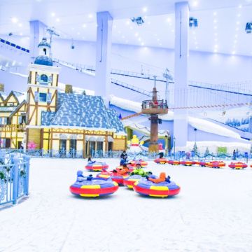 廣州+清遠+佛山3天團·夢幻飄雪嘉年華~融創熱雪奇跡+瞻雲度假酒店~魚窩湯泉+廣州熱雪奇跡「融創雪世界」