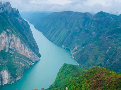 武漢+宜昌+巫山+奉節+重慶8天團·雲巔觀三峽、長江陸上行、賞醉美紅葉🍁三峽大壩升船機、神女天路、白帝城、 G348公路賞西陵峽原始風光、湖北省博物館觀看編鐘表演、洪崖洞夜景、 重慶動物園熊貓館、輕軌穿樓、湖廣會館(蓋碗茶+變臉表演) 武漢+宜昌+巫山+奉節+重慶8天團·雲巔觀三峽、長江陸上行、賞醉美紅葉🍁三峽大壩升船機、神女天路、白帝城、 G348公路賞西陵峽原始風光、湖北省博物館觀看編鐘表演、洪崖洞夜景、 重慶動物園熊貓館、輕軌穿樓、湖廣會館(蓋碗茶+變臉表演)