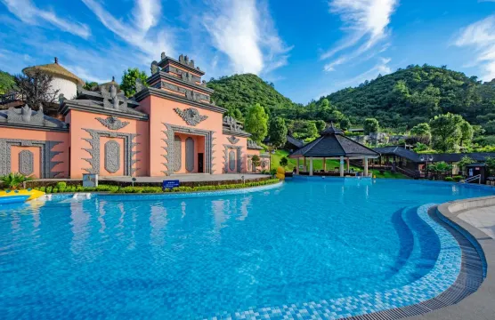 乳源藍山源嶺南東方温泉酒店温泉區