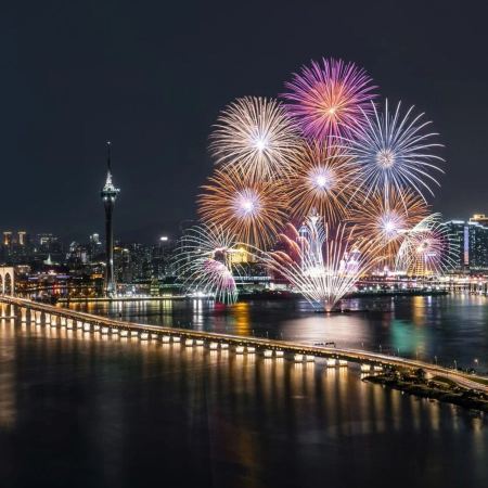 珠海2天團·《第34屆澳門國際煙花匯演》 《全港獨家》珠海30年老字號《蛇平飯店》【非遺獲獎美食:海沙煨果園走地靚雞+招牌首創焗南瓜宴】保證入住珠海希爾頓歡朋酒店
