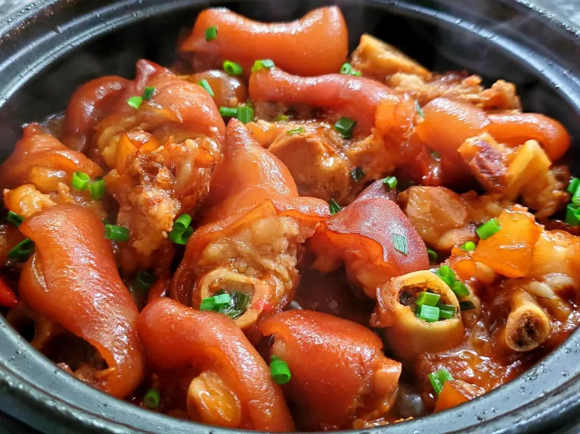 黎家古法燜豬腳風味