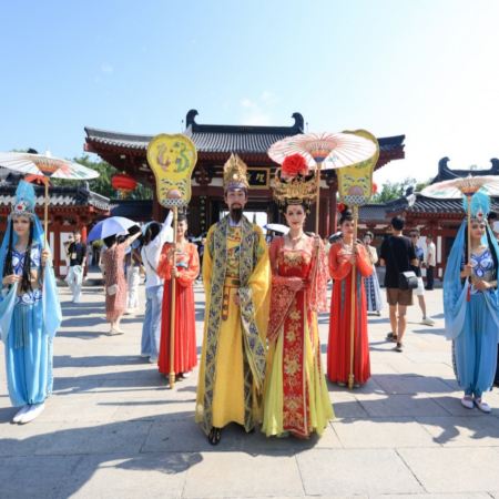陝西6天團·復活節~西安、華山純玩團※華山、兵馬俑博物館、華清宮御湯遺址、《長恨歌》表演、漢陽陵、十二時辰主題街區(穿唐代古裝拍照)、大唐不夜城、秦嶺四寶館~觀看唯一棕色大熊貓、青龍寺櫻花、興慶宮賞鬱金香