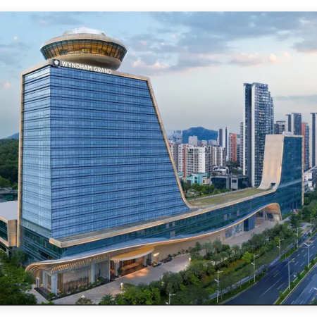 深圳2天團·《西九高鐵+下午出發更輕鬆》保證入住國際品牌~深圳光明温德姆至尊酒店(附設浴缸客房)【酒店海鮮自助晚餐】【任點任吃潮汕牛肉火鍋】深圳悠閒純玩2天團