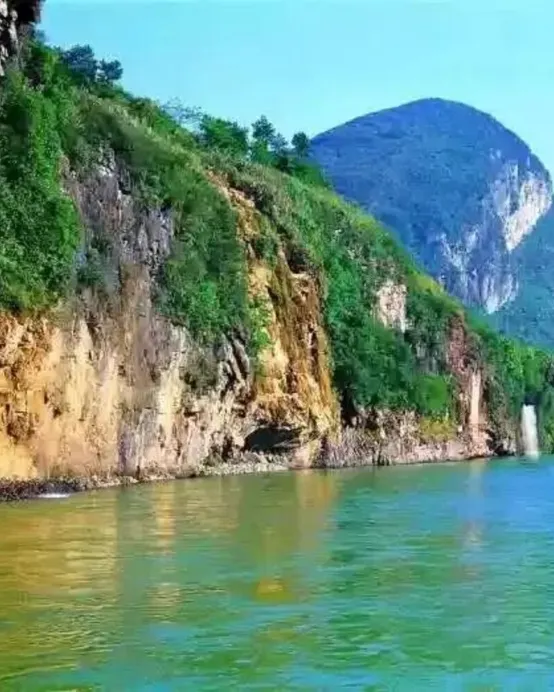 清遠+連州3天團·《清遠森度遊》“灕江山水仙境”「湟川三峽」“嶺南一絕”「連州地下河」「筆架山天然氧吧~大瀑布羣」