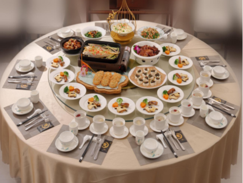 中山+佛山2天團·奢華美饌盛宴 國際品牌Le Méridien 酒店名廚現場製作～火焰蜜汁叉燒+位上鮑汁扣鵝掌燴鮑魚