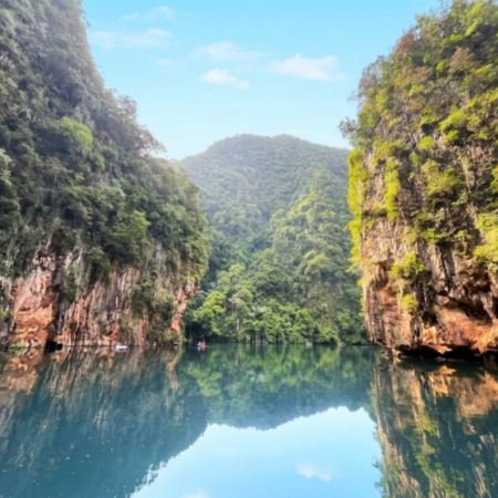 吉隆坡+雪蘭莪州+怡保5天團·【永安獨家】全新夜景山頂餐廳Puncak ALOP、瓜拉雪蘭莪乘船夜觀螢火蟲、藍眼淚夢幻之旅、3晚吉隆坡國際五星級酒店、霹靂秘境「鏡湖」