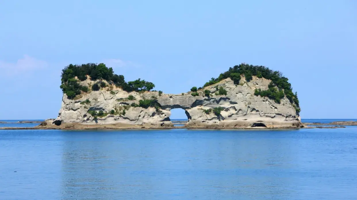 円月島(遠眺)