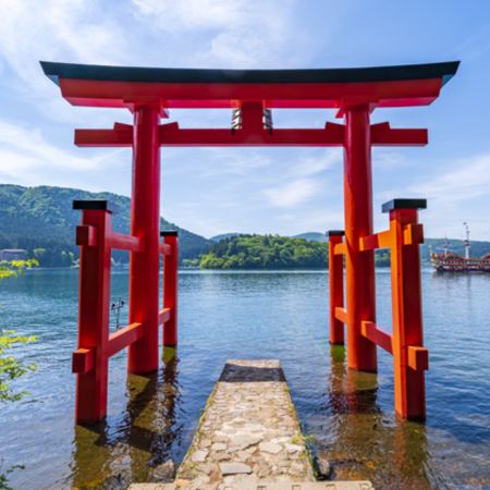 東京+伊豆市+箱根6天團·賞景溫泉之旅 小田原城(包登上天守閣、欣賞春日花海)、《你的名字》抹茶山~大室山(包乘登山吊椅)、「伊豆小京都」修善寺溫泉區~竹林小徑、1天自由活動、2晚溫泉酒店