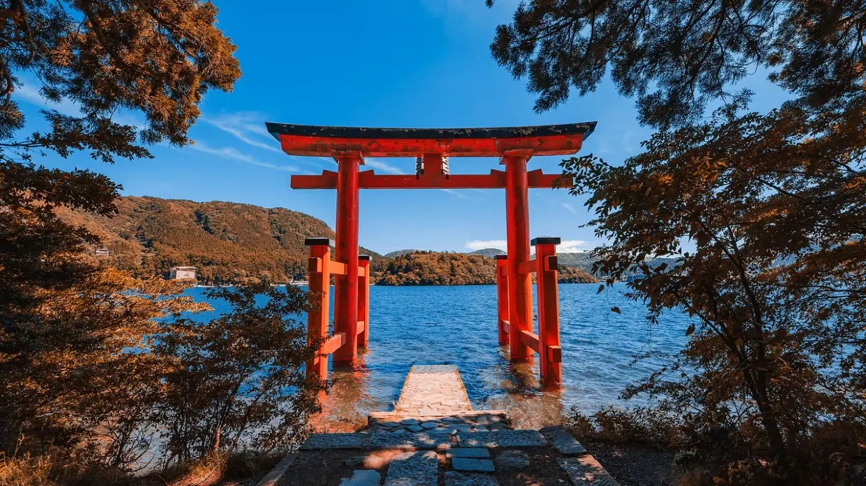 箱根神社 湖中鳥居