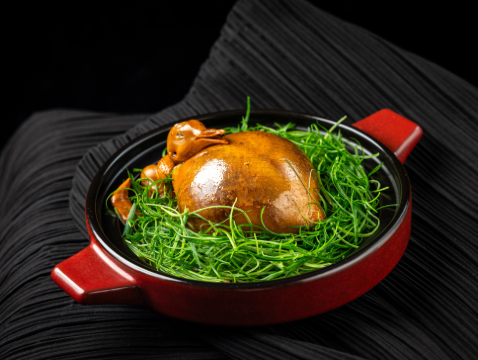 佛山2天團·《保證出發》【(位上)古法荷葉火瞳翅宴(順德特色)】保證入住國際品牌~佛山九江希爾頓惠庭酒店