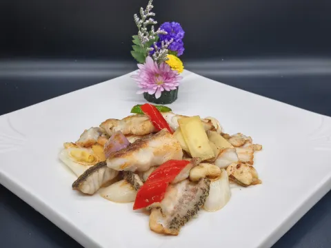 深海珍味龍躉10食~翅湯過橋深海大龍躉(位上)+香茅堂焗大龍躉