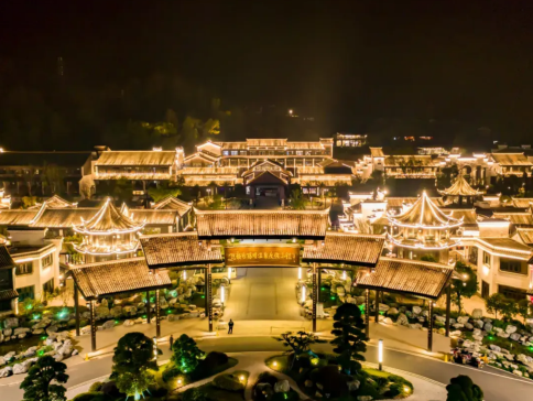 韶關+江西3天團·《贛粵風情》 “珍貴的藍寶石雙料温泉”贛州天沐·陽明温泉度假小鎮+2025年全新開業~韶州城假日酒店