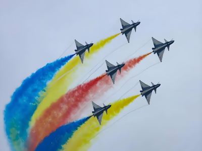 珠海+佛山2天團·《2026年珠海第十六屆中國國際航空航天博覽展》保證入住國際品牌~佛山九江希爾頓惠庭酒店 暢遊「圭峰山風景區」觀賞一年一度紅葉絕美盛景【任食現烤蒲燒鰻魚海鮮烤肉自助餐+(位上)養顏冰花桂蜜燕窩】