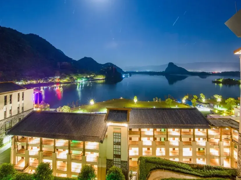 清遠寶晶宮天鵝湖溫泉酒店