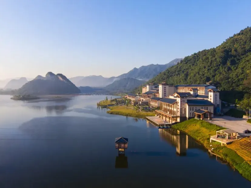 清遠寶晶宮天鵝湖溫泉酒店