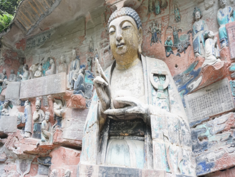重慶5天團·永安專場聖誕晚會🎄 《世界文化遺產》大足寶頂山石刻、重慶動物園、洪崖洞吊腳樓、十八梯傳統風貌區(VIP席觀看非遺川劇)、李子壩觀景平臺觀看輕軌穿樓、磁器口古鎮、彈子石老街、龍門浩老街