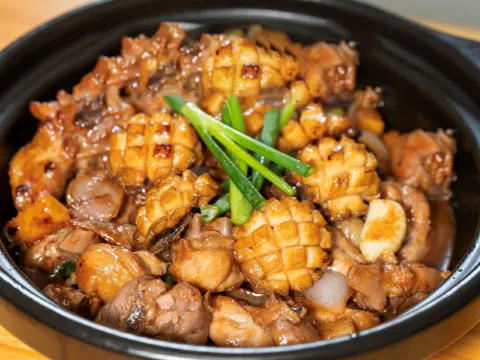 古法秘製鮮鮑魚燜走地靚雞宴