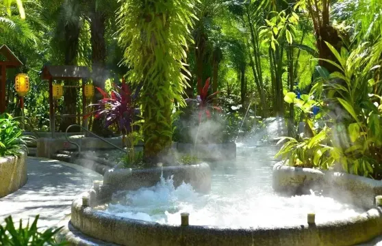 龍門南崑山雲頂温泉威士忌酒店 