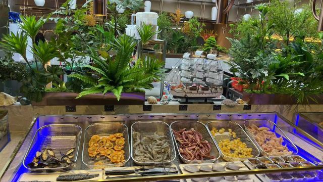 任食海鮮自助餐+鐵板燒烤肉 