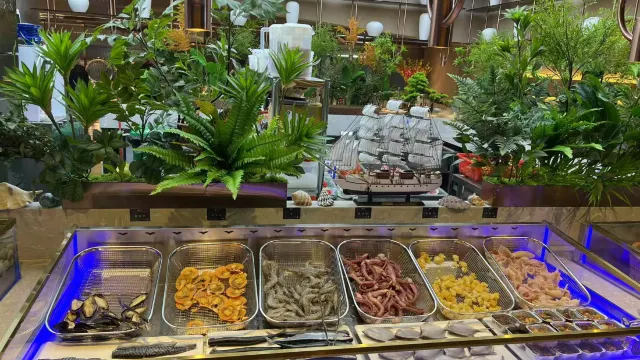 任食海鮮自助餐+鐵板燒烤肉