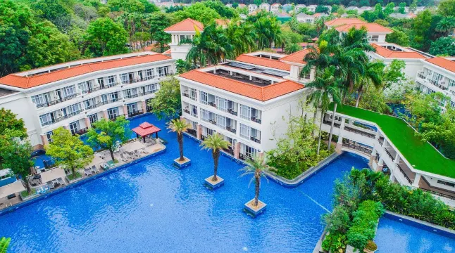 塘廈三正半山酒店